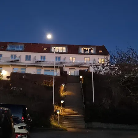 Panoramaudsigt Og Swimmingpool Midt I Daire